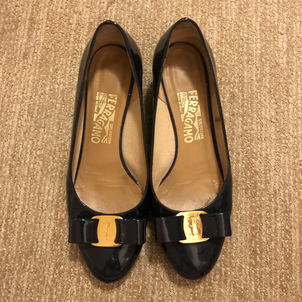 Salvatore ferragamo pump